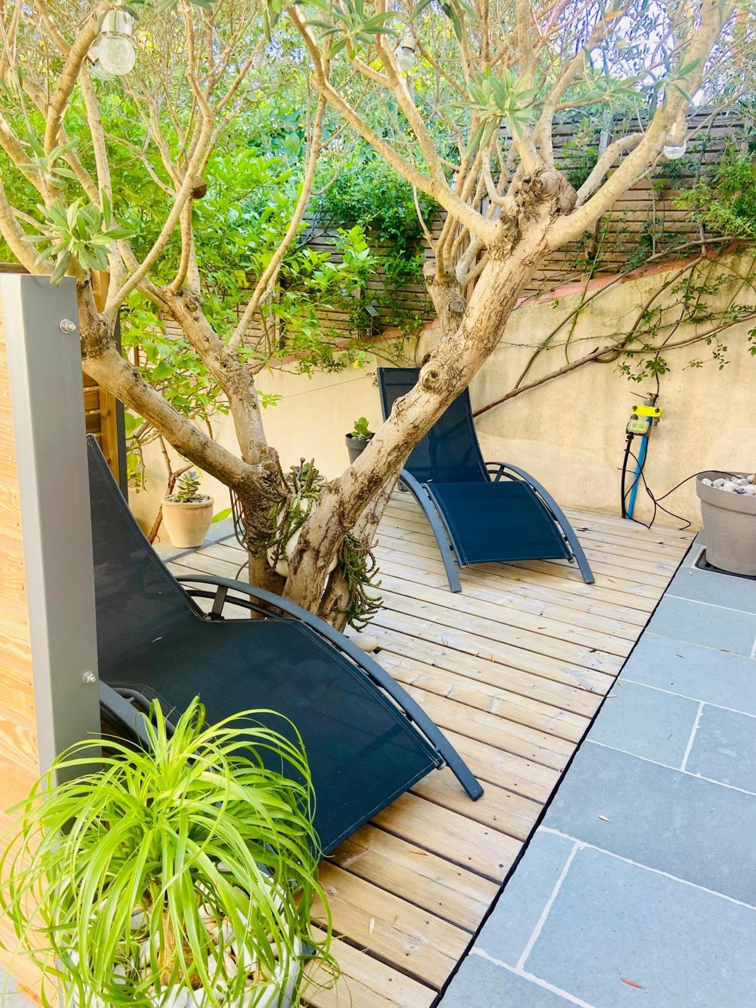Les Terrasses Des Anthenors Bed & Breakfast